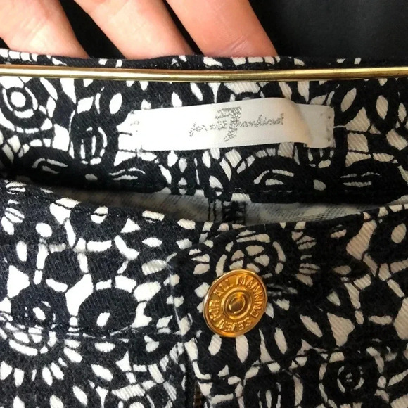 7 for All Mankind‎ Floral Black& White Jeans - Picture 2 of 6
